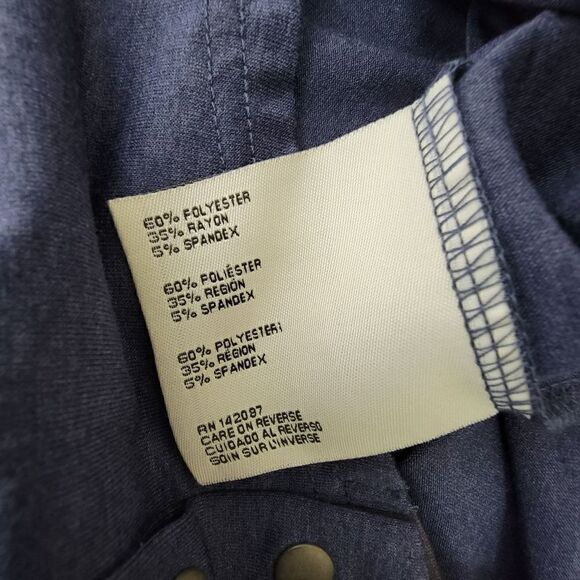 Simply Noelle Crew Neck Long Sleeve Snap Detail Knit Tunic - Picture 8 of 11